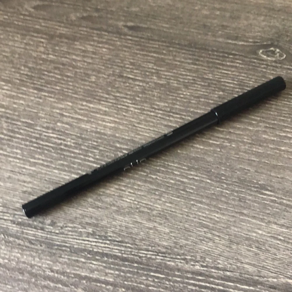 ❤️$12 NWT Pur On Point Eyeliner Black .4g / .014oz