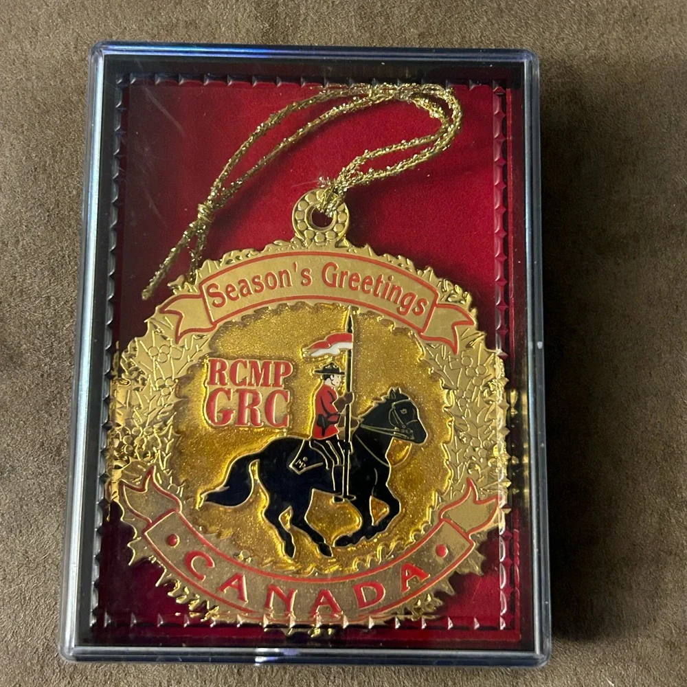 N/A gold tone