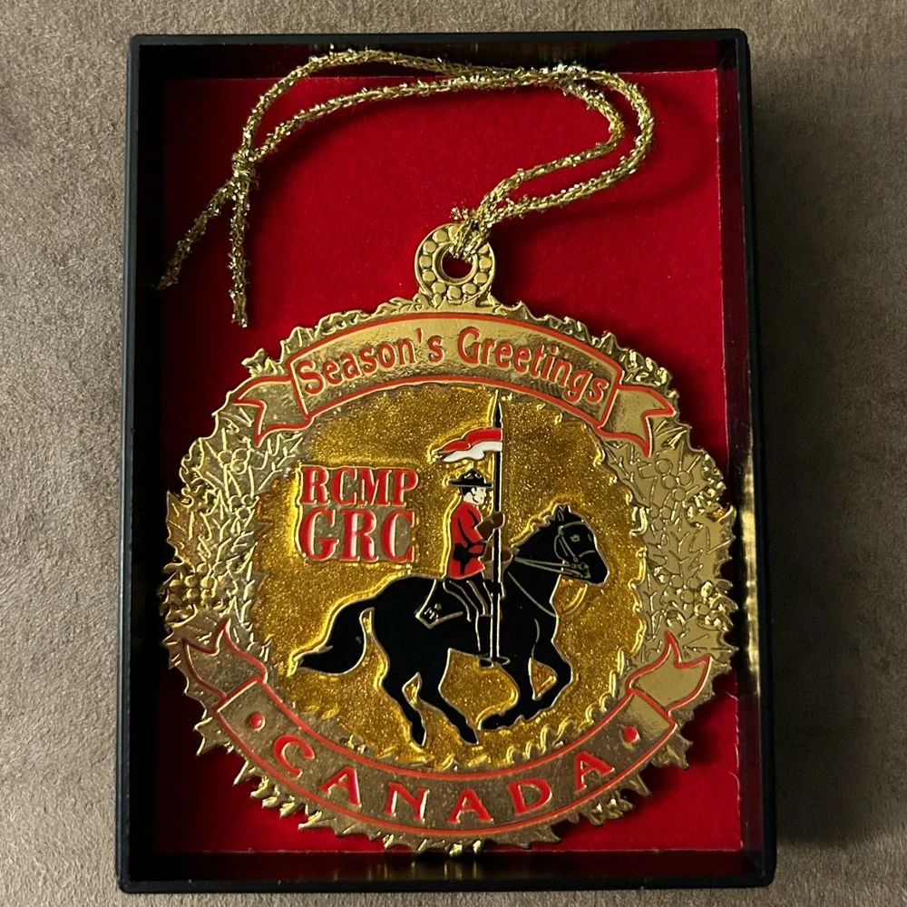 N/A gold tone
