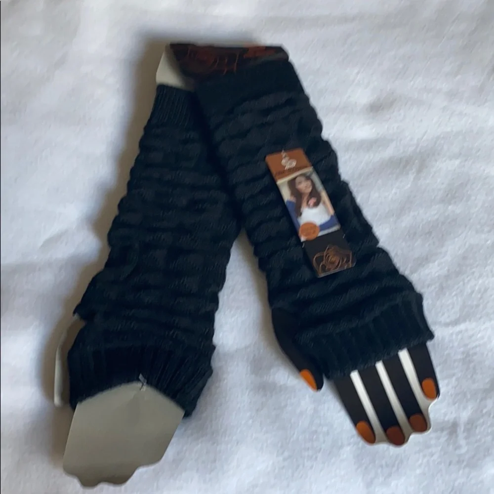 SALE 2/$27 3/$37 4/$45 Black Stretchy Comfy Arm Warmers