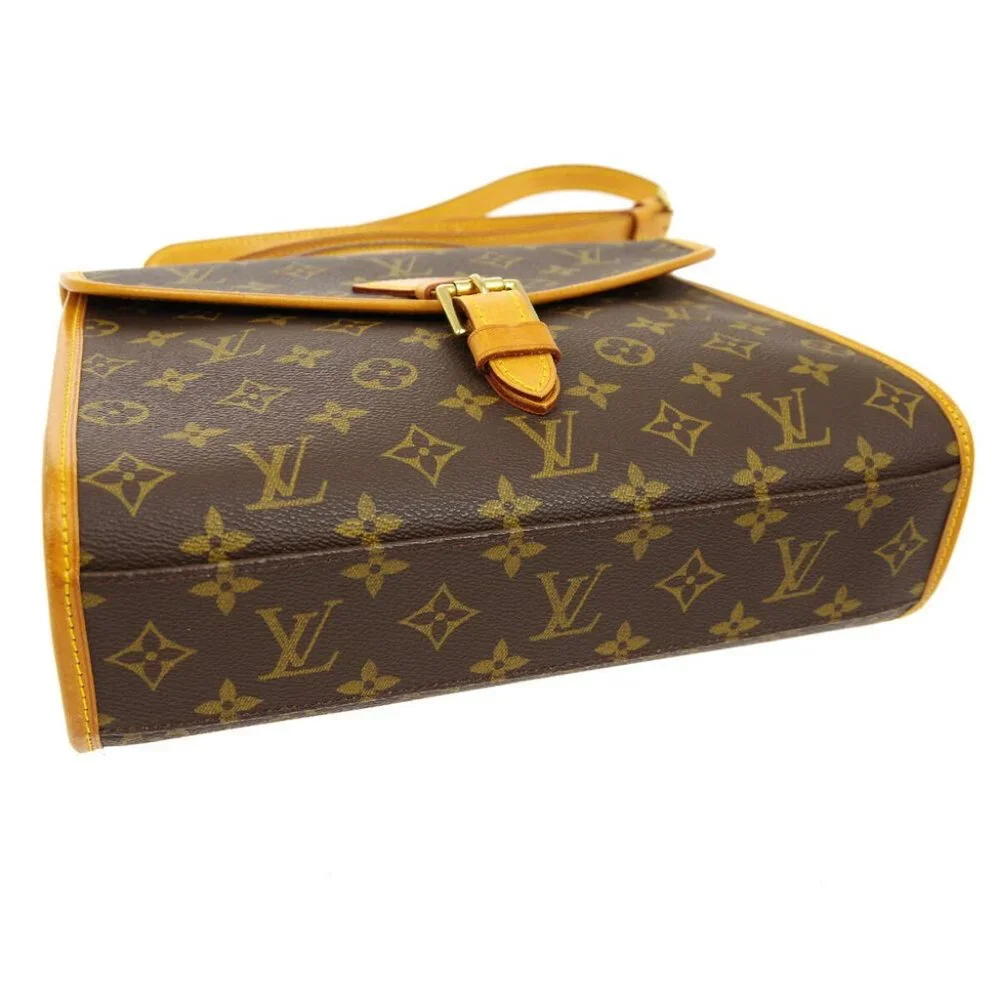 Louis Vuitton outside ab