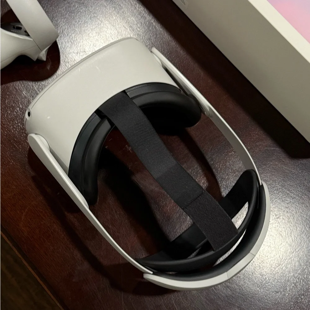 Quest 2 VR Headset - White