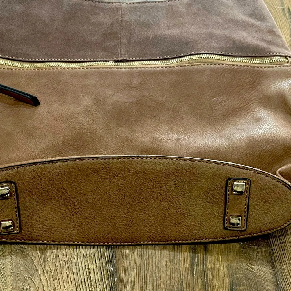 Simply Noelle Faux Leather brown Hobo Bag. Beautiful bag! NWT