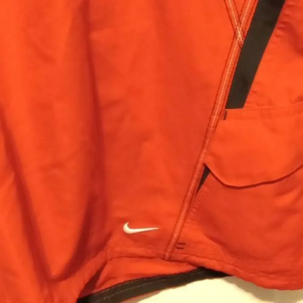 Nike red black