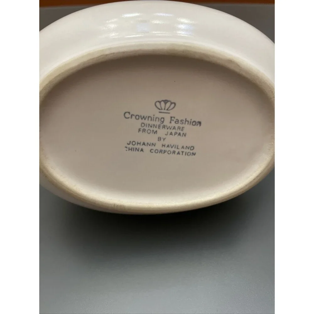 Crowing Fashion vintage gravy