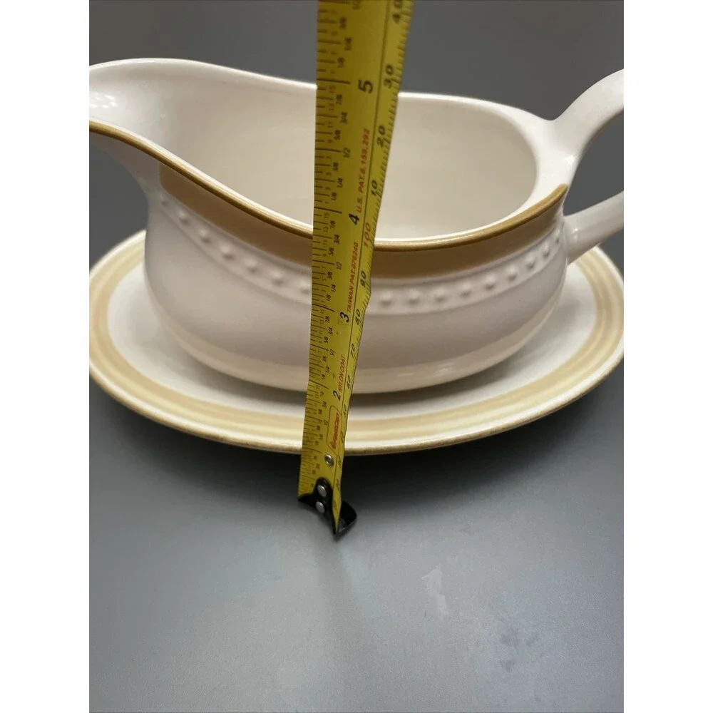 Crowing Fashion vintage gravy