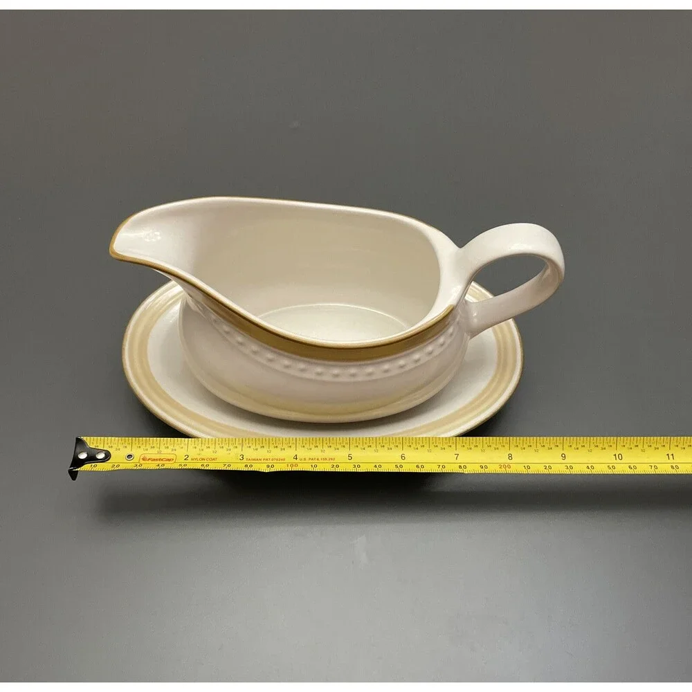 Crowing Fashion vintage gravy