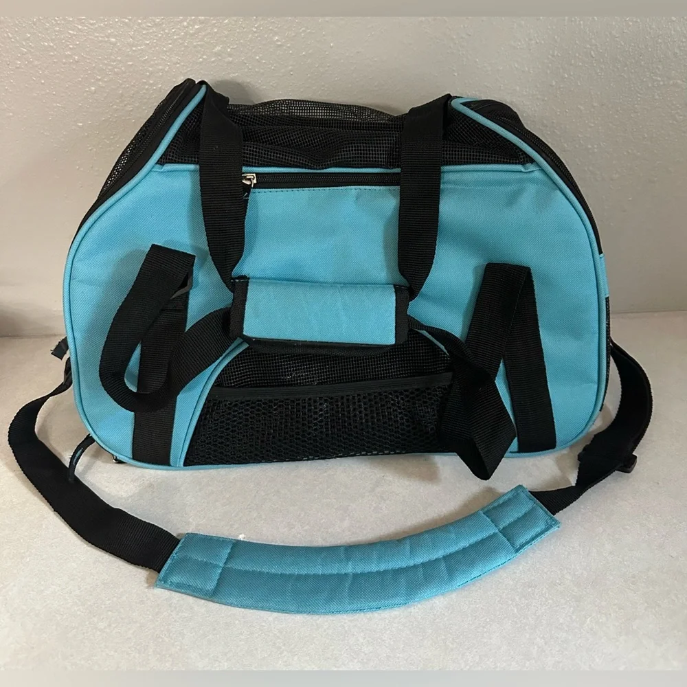 Petcomet bag while this