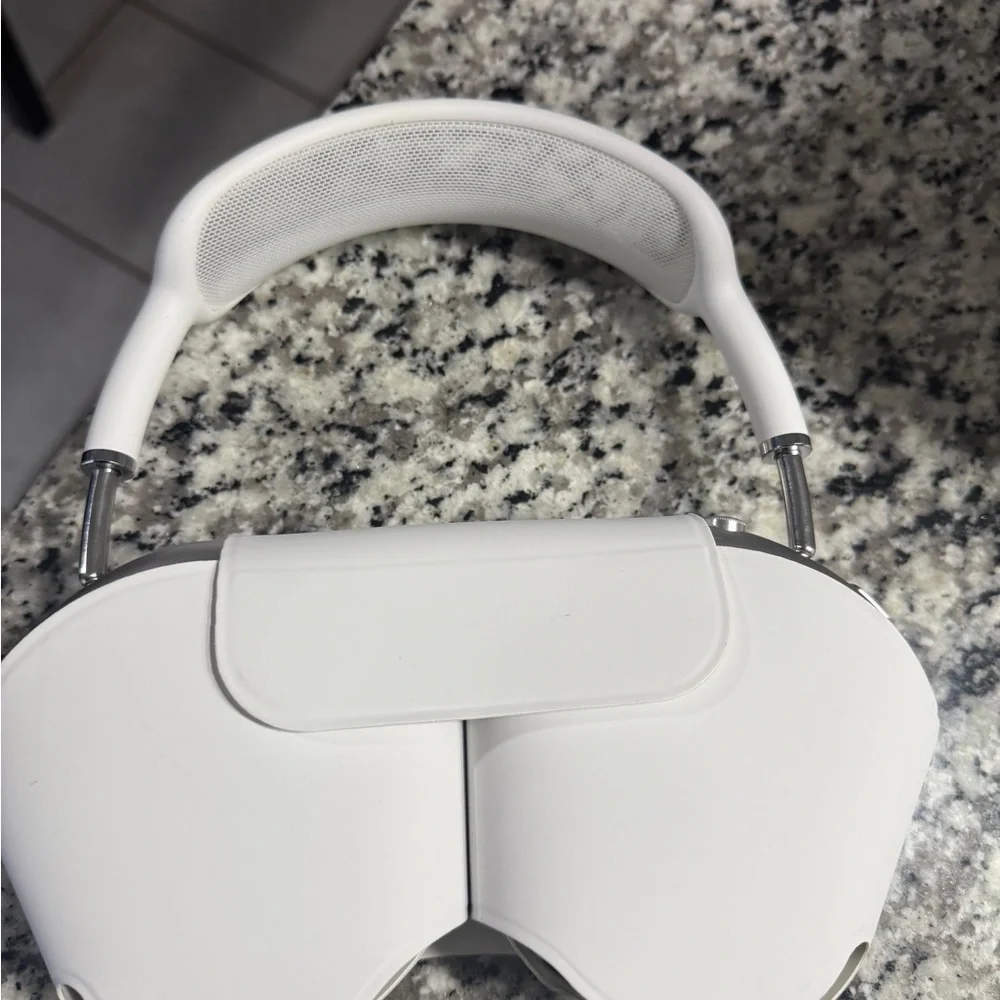 Apple apples airpod