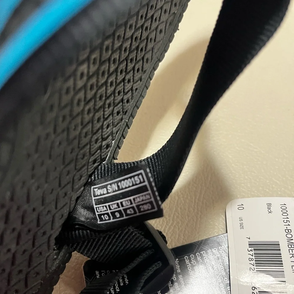 Teva bomber flip