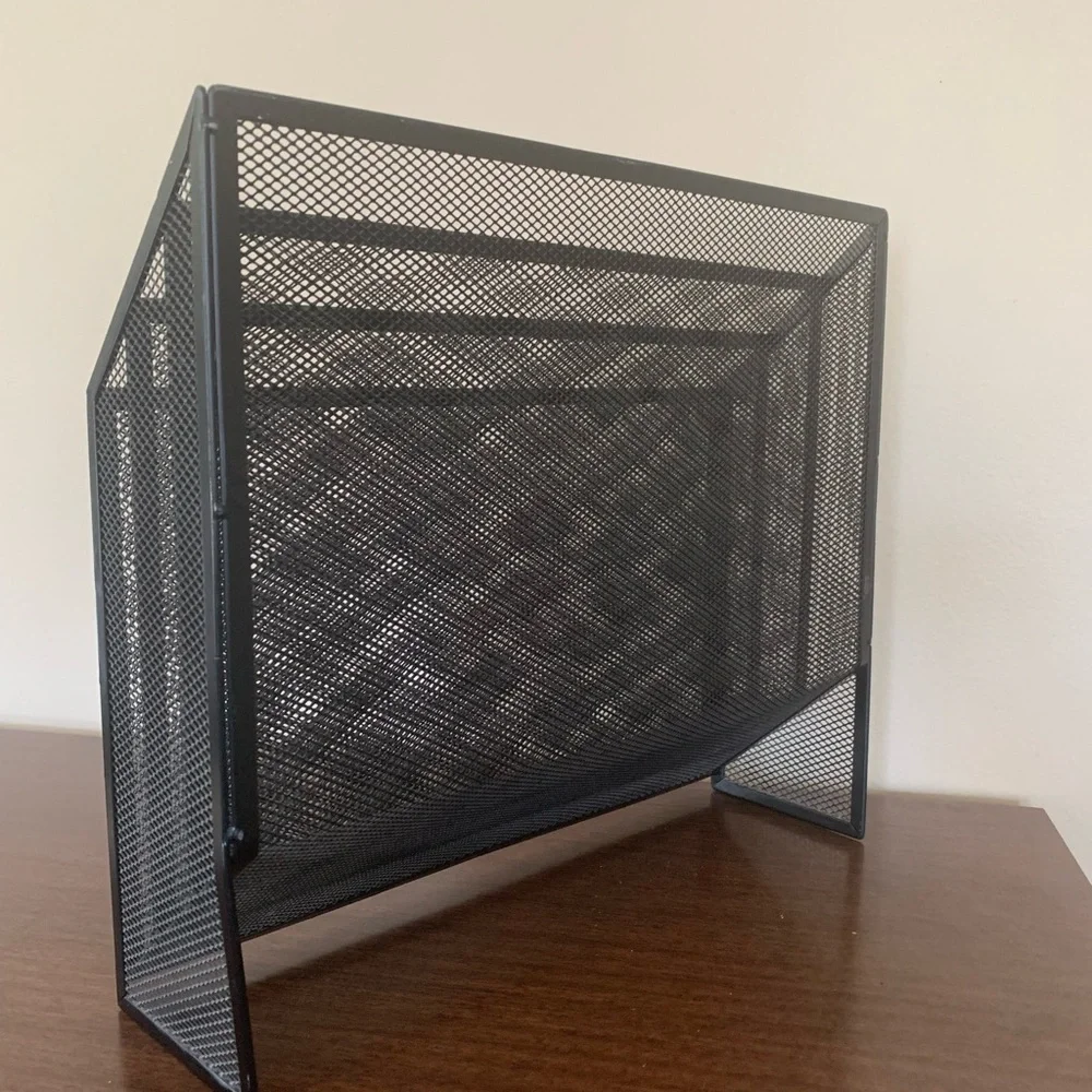 N/A black mesh