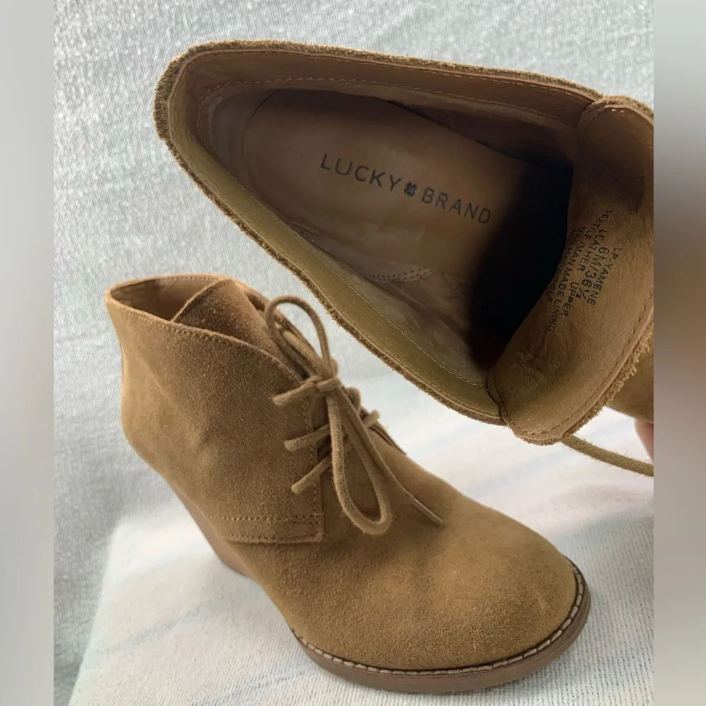 Lucky Brand wedge‎ suede
