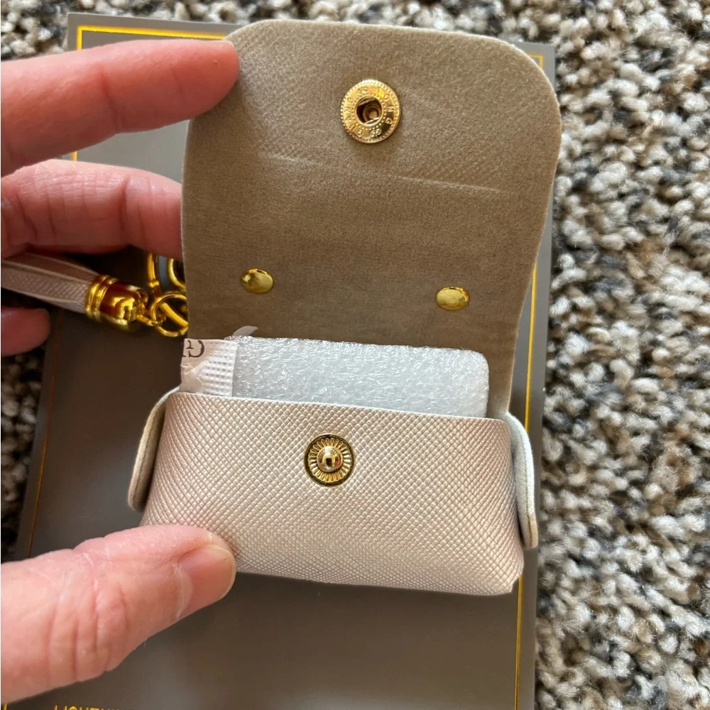Oliver Smith & Co stylish white