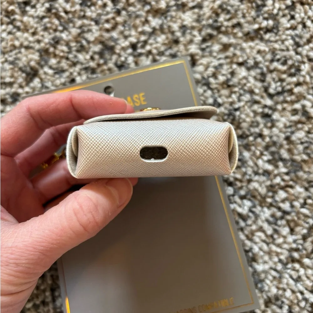 Oliver Smith & Co stylish white