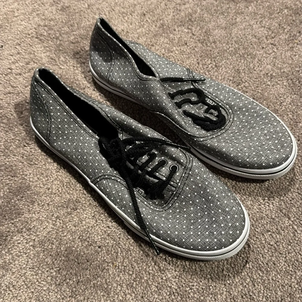 Vans Gray Polka Dot Sneakers Canvas Lace Up Low Top Casual SIZE 5.5M 7W
