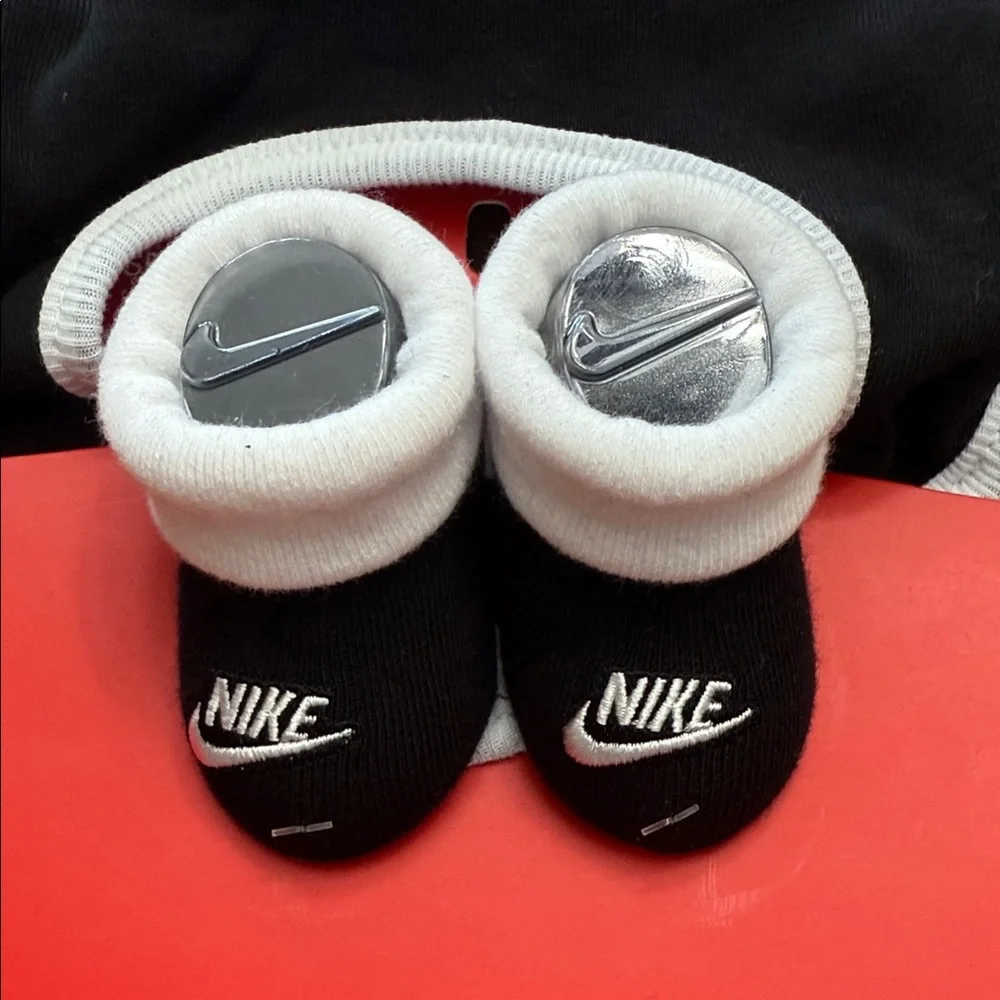 Nike classic bib