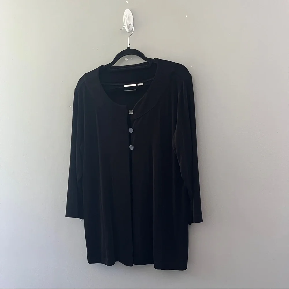 Chicos solid black
