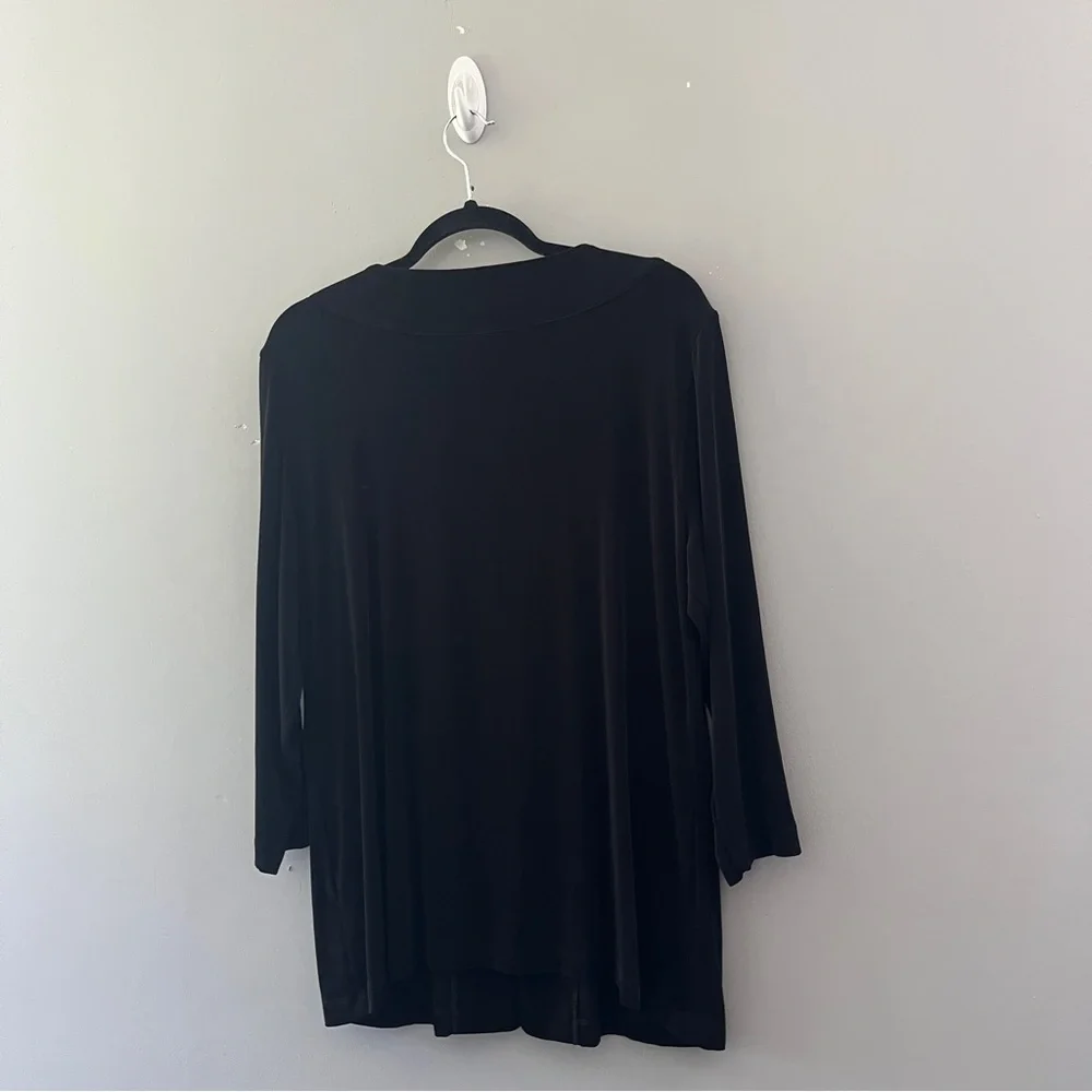Chicos solid black