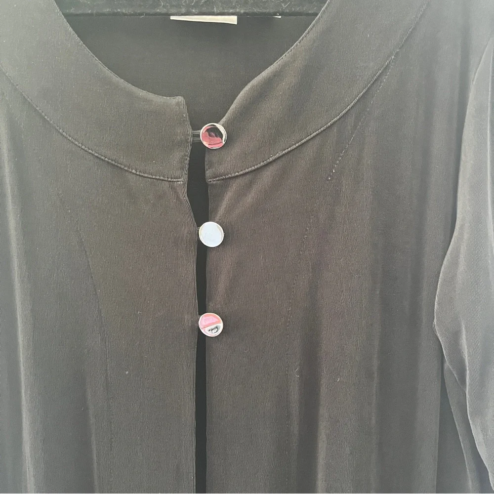 Chicos solid black