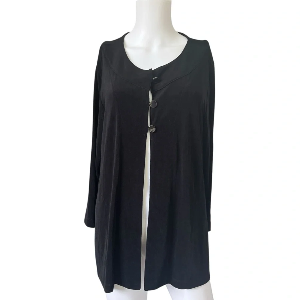 Chicos solid black