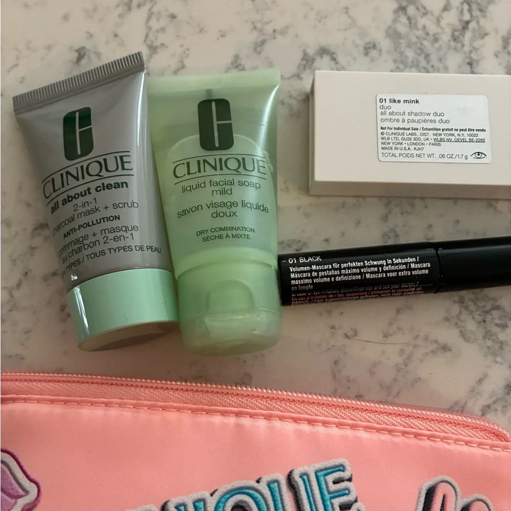 Clinique charming light