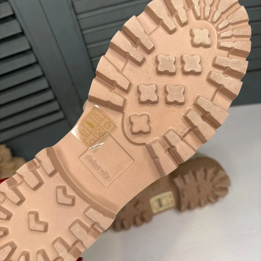 Dolce Vita leather upper