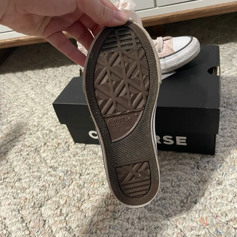 Converse chic light
