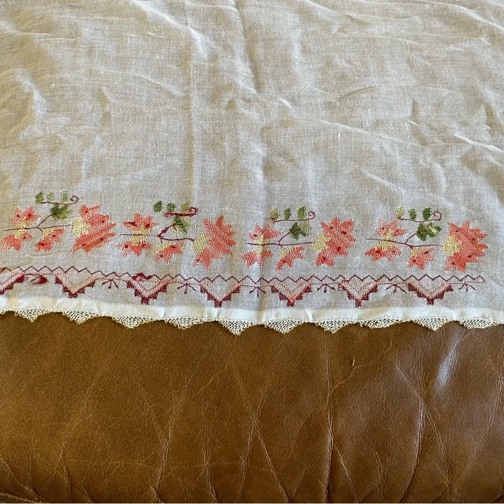Unbranded vintage cross