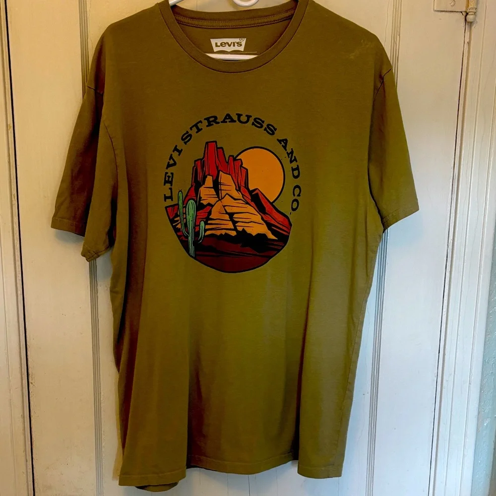 Levi's Desert Graphic Olive Tee