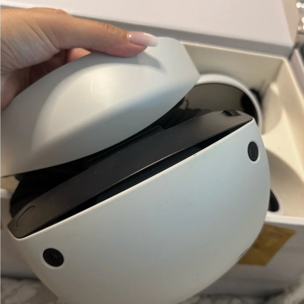 Sony VR Motion Controller - Black and White