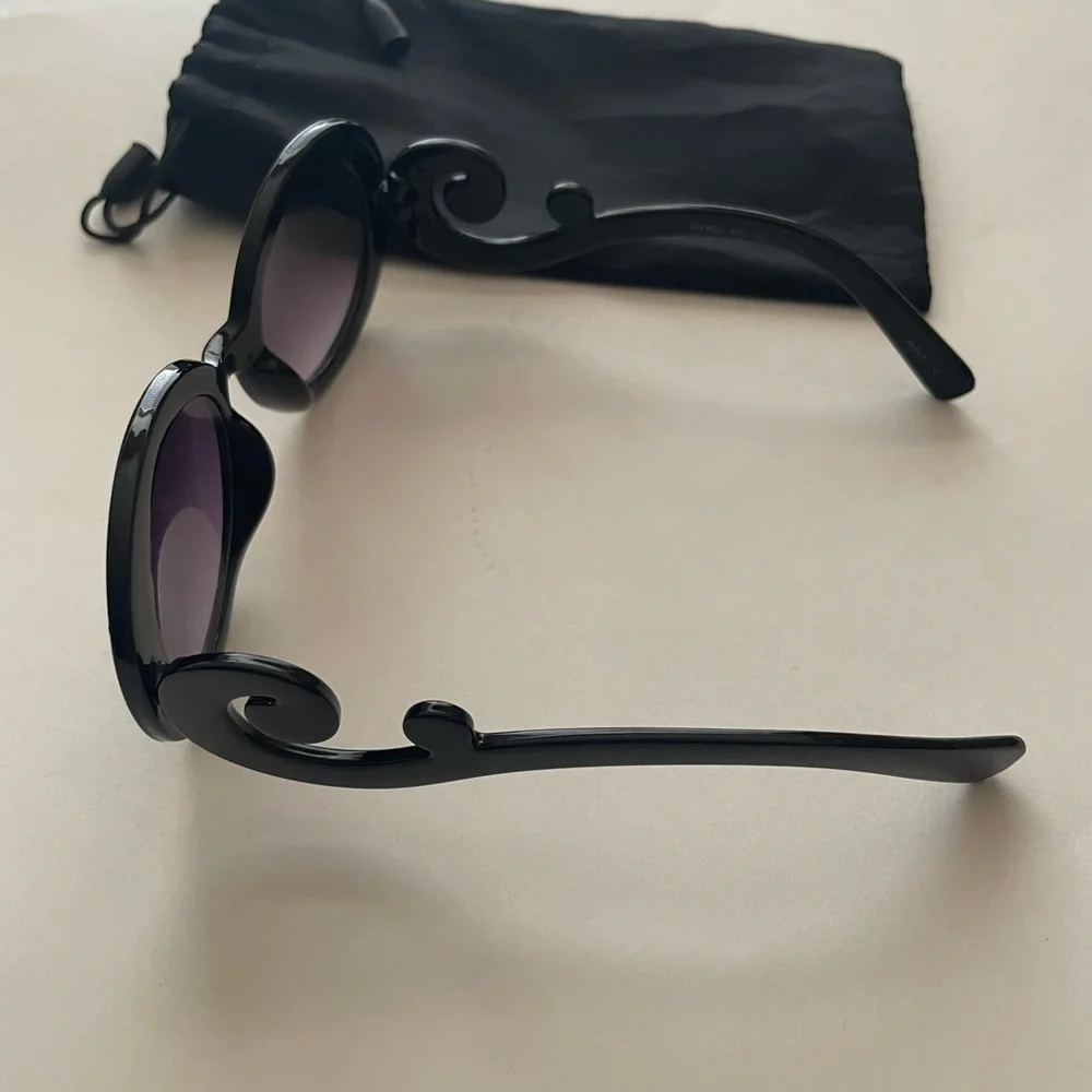 N/A stylish black