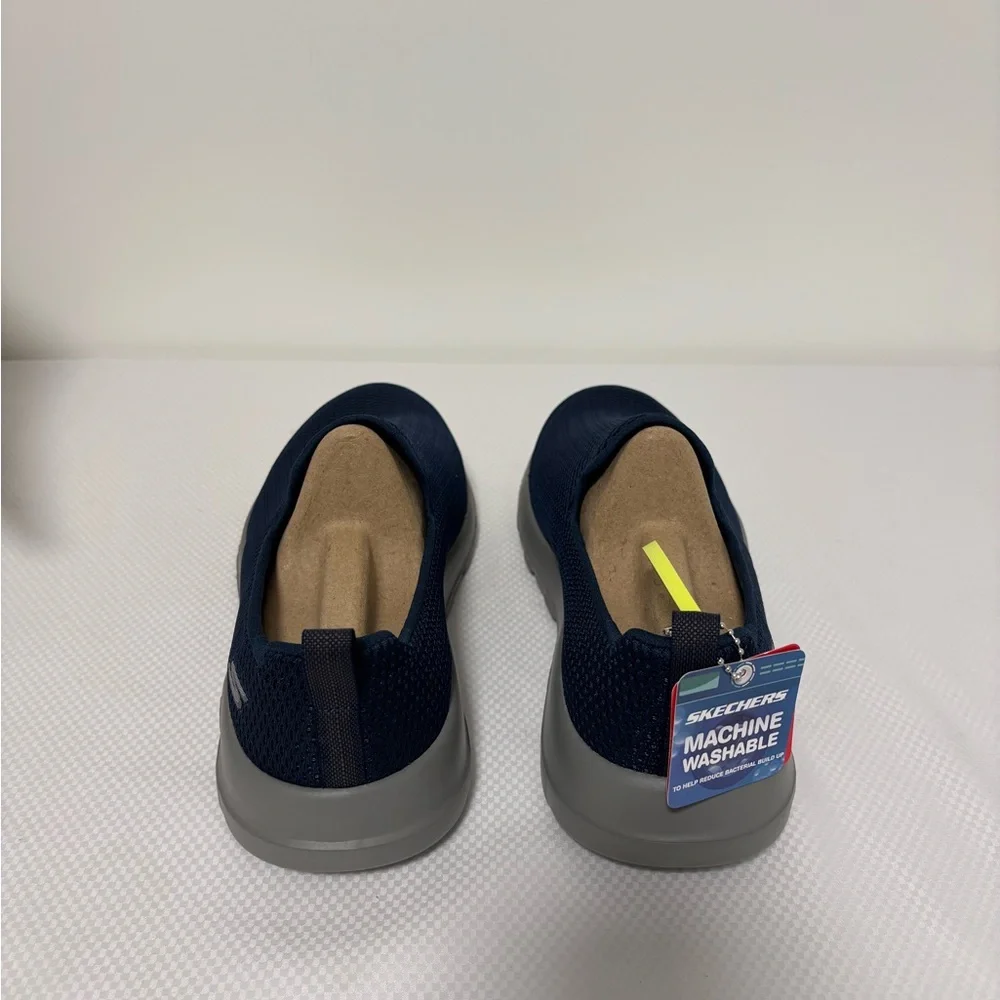 Skechers walk features breathable