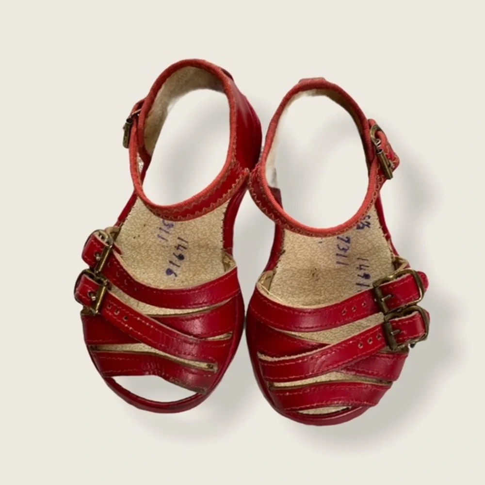 unbranded solid red