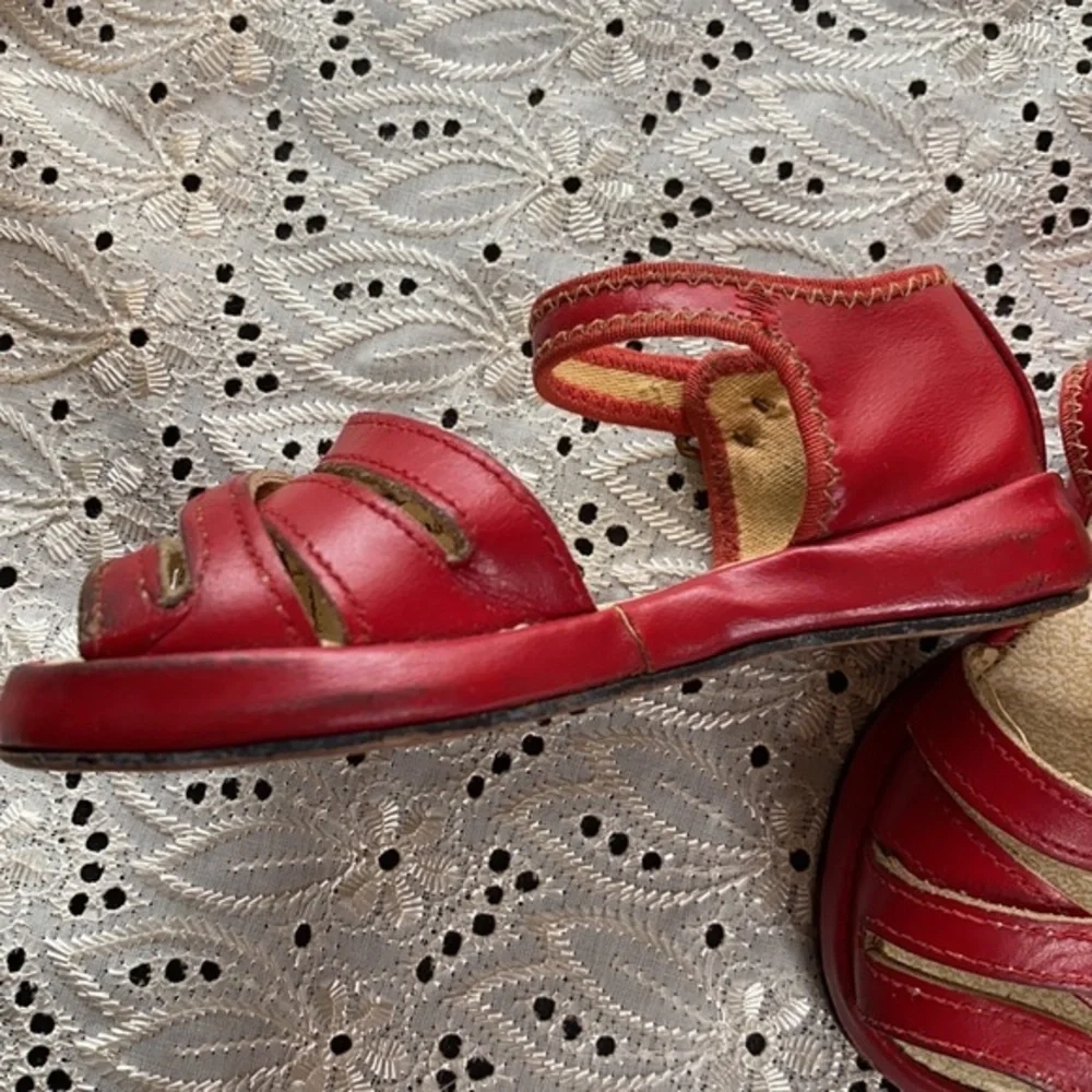 unbranded solid red