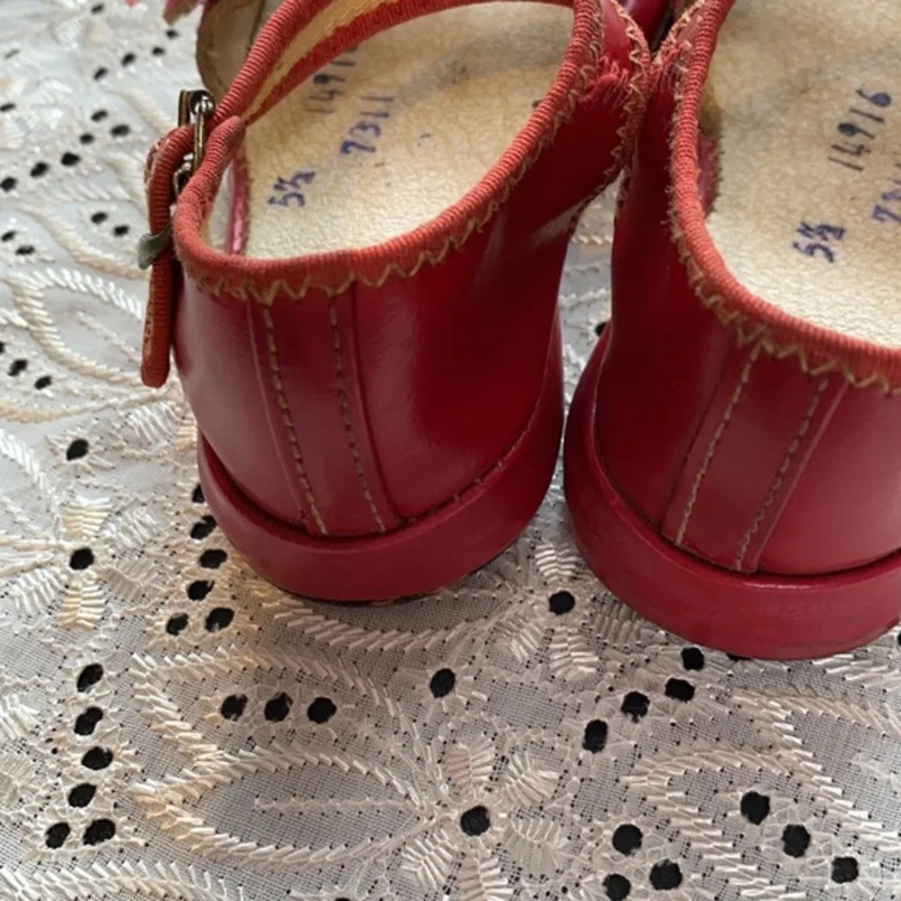 unbranded solid red