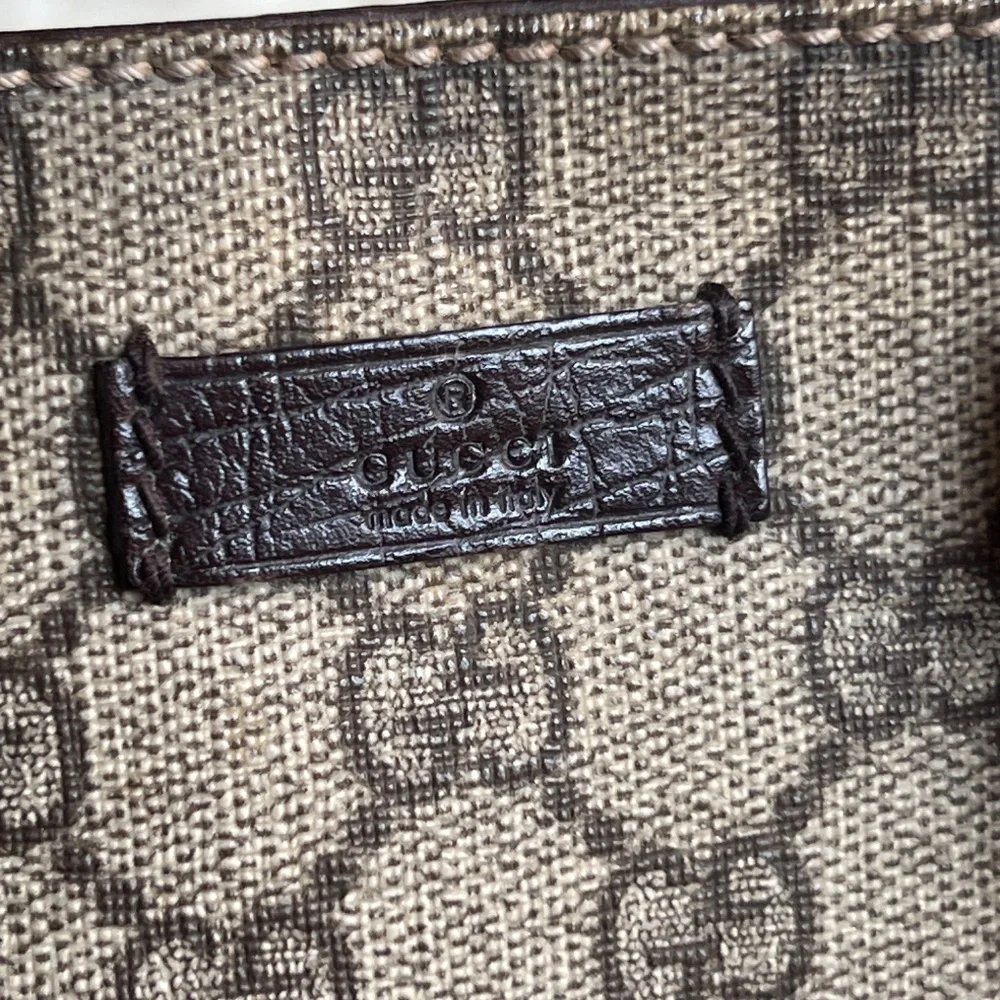 Gucci vintage beige