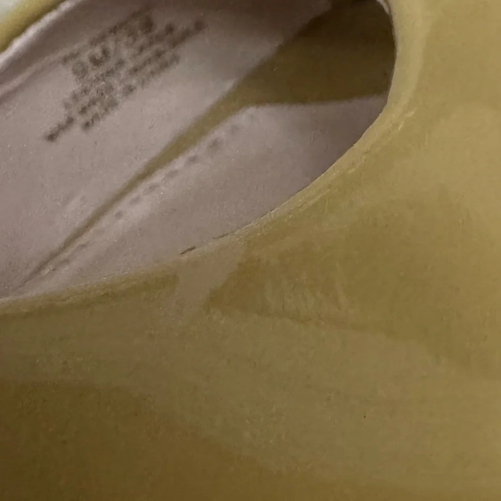 Vince Camuto euc step