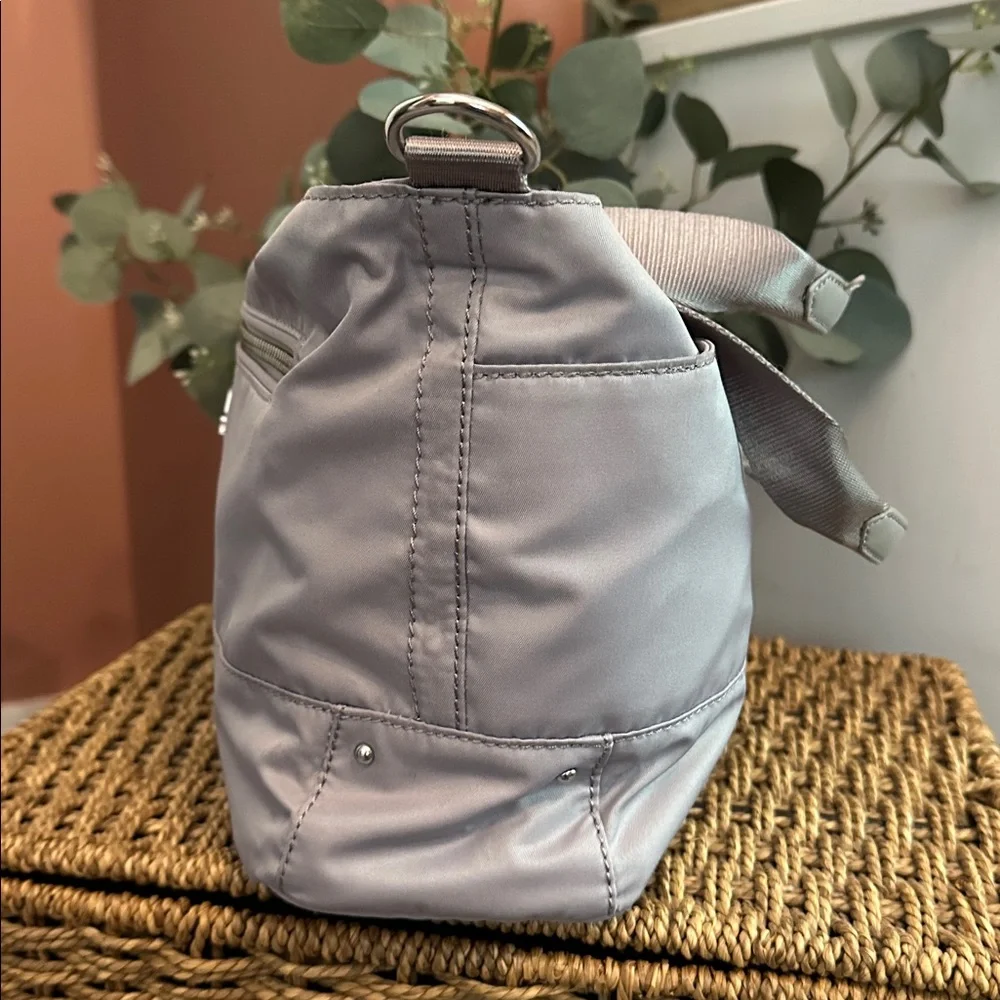 Kipling exterior adelina