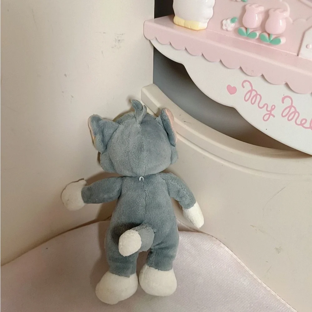 N/A adorable gray