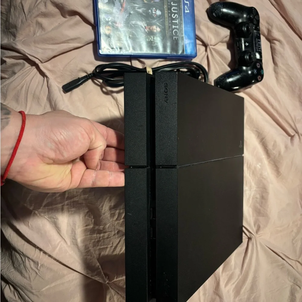 Sony ps4 sleek