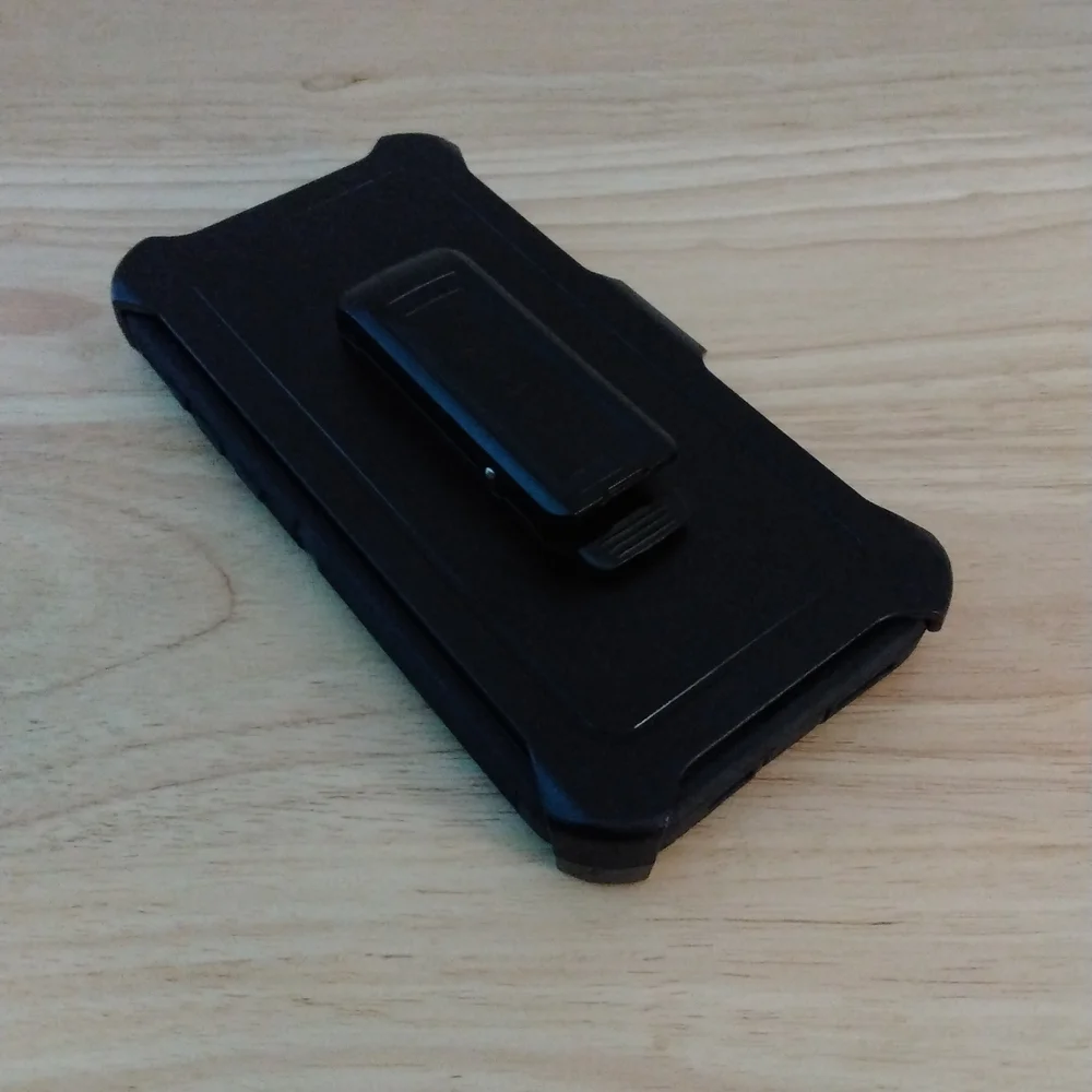 IPHONE 15 PRO MAX OTTER BOX W/ CLIP