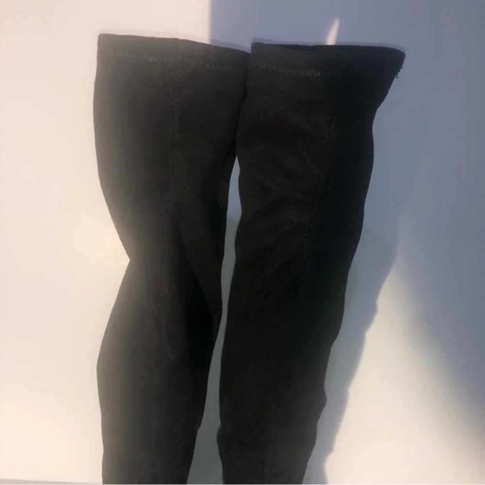 Steve Madden fabric cushioned