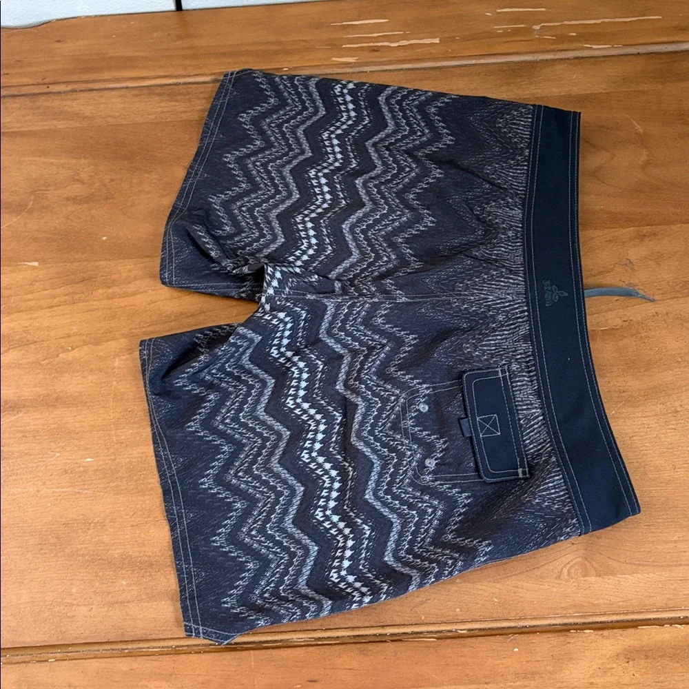 Prana stylish zigzag