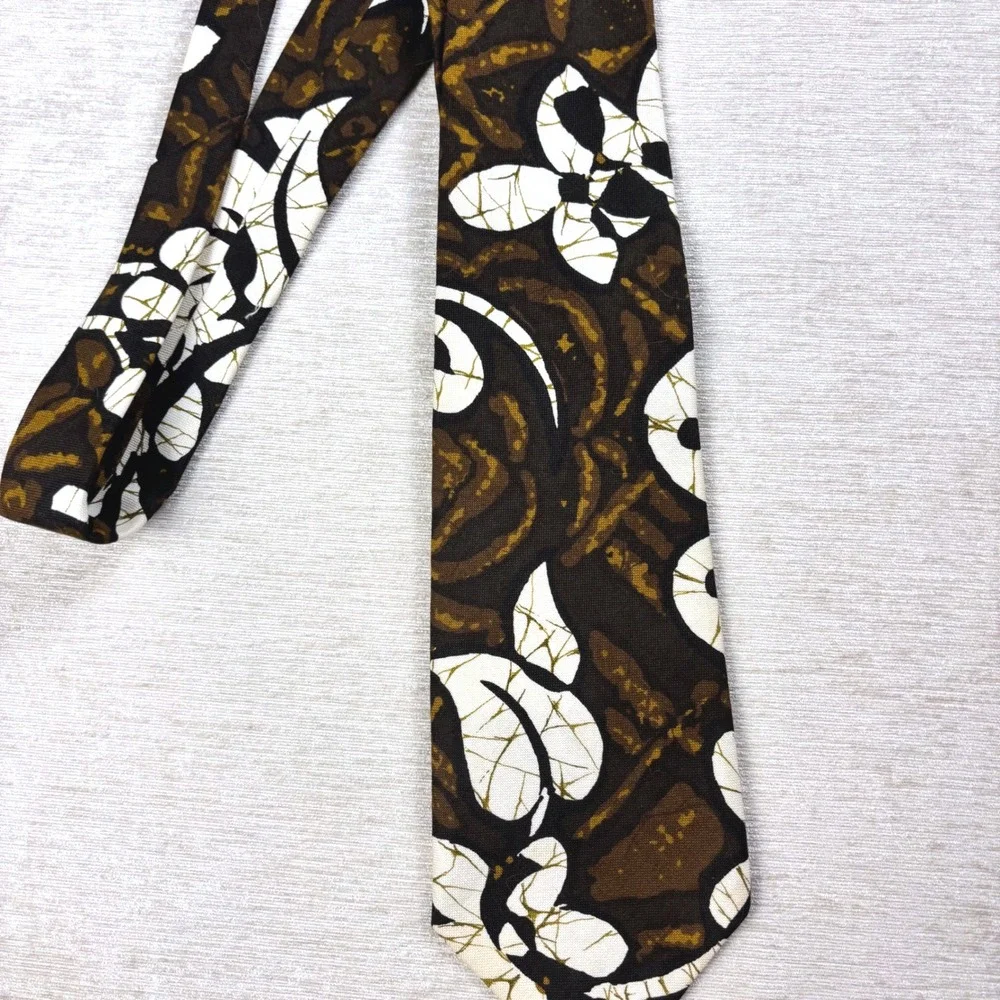 Vintage 70s Kanaka Hawaiian Style Barkcloth Brown Floral Tie 58