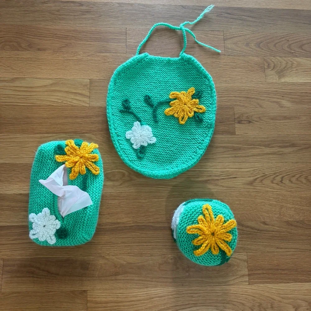 Vintage Hand Knit Crochet Bathroom Set – 3 Pieces, Green with Flowers