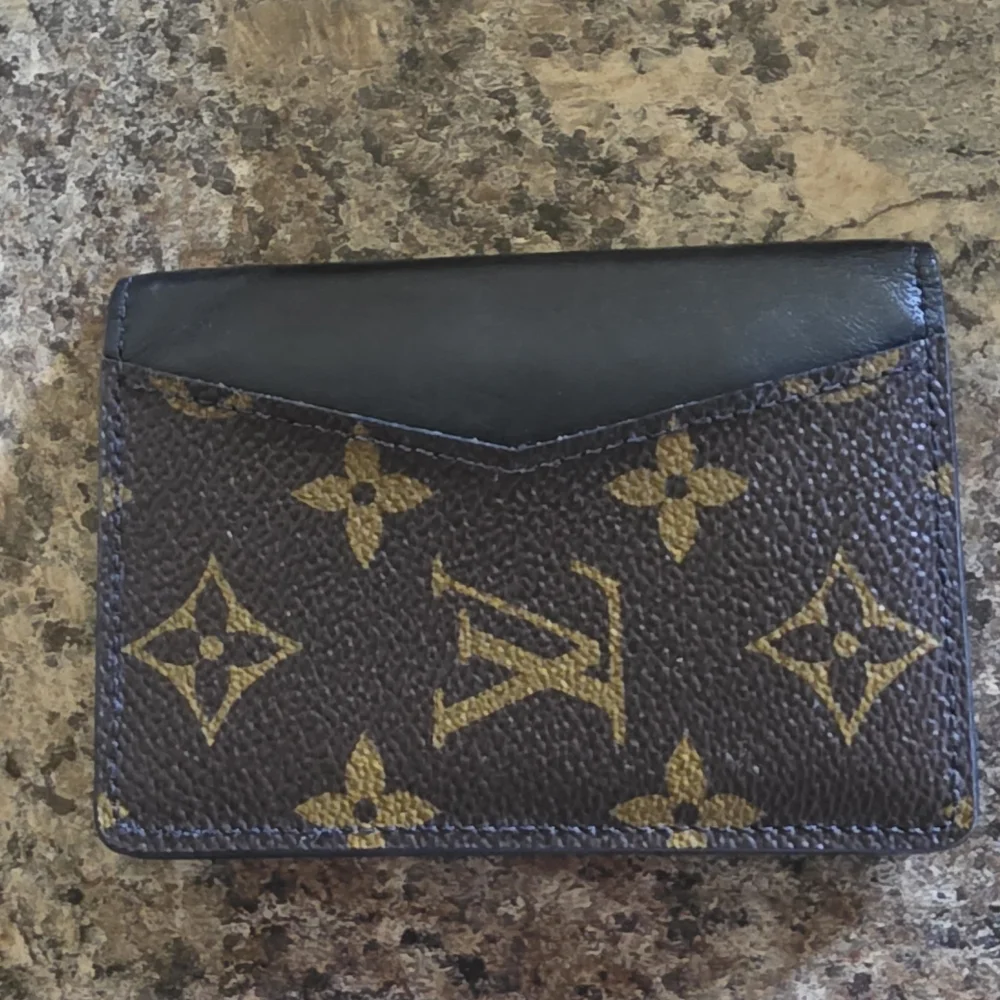 Louis Vuitton card monogram