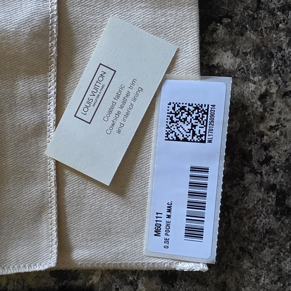 Louis Vuitton gold card features