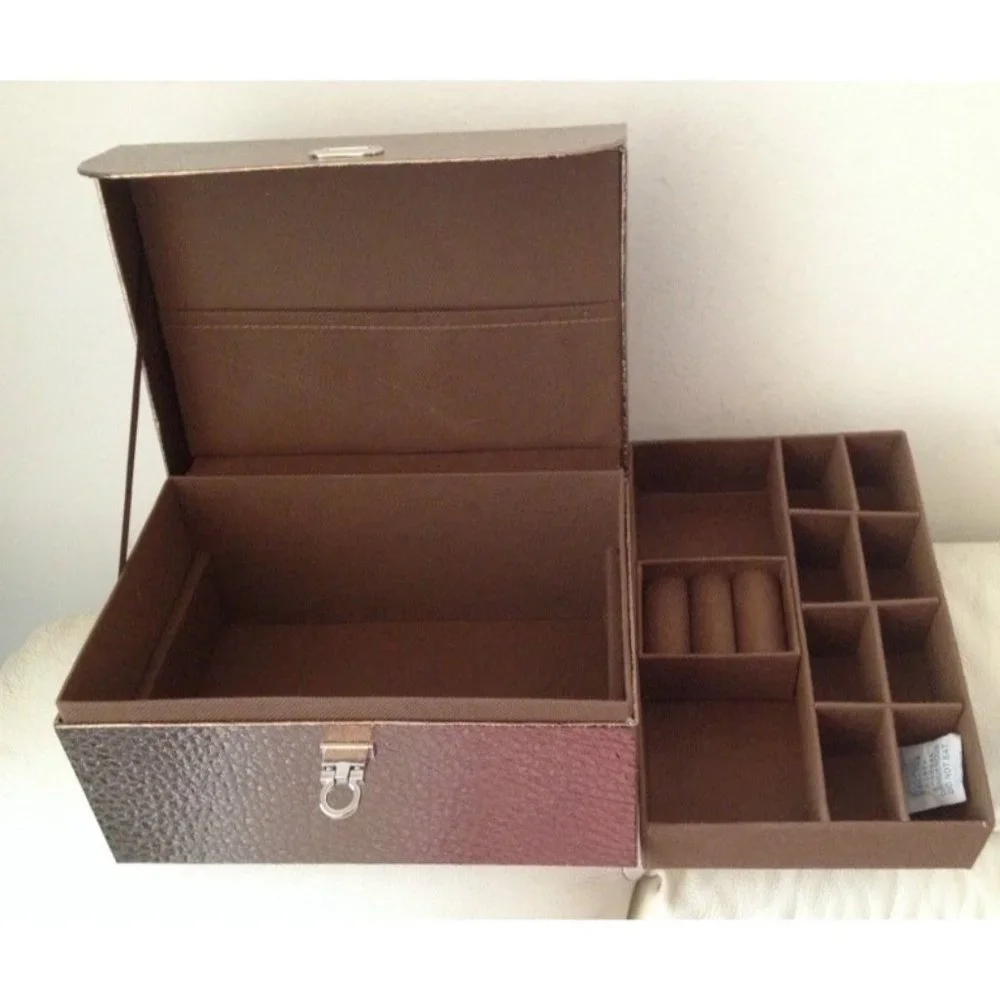 Jewelry makeup box