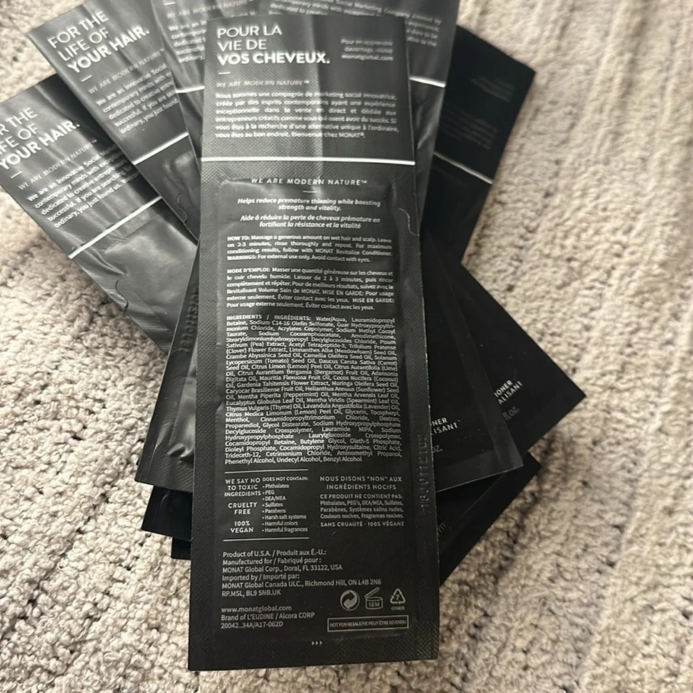 Monat black shampoo