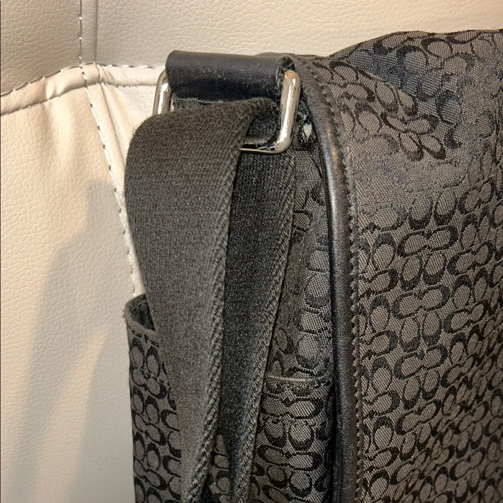 Coach elegant messenger